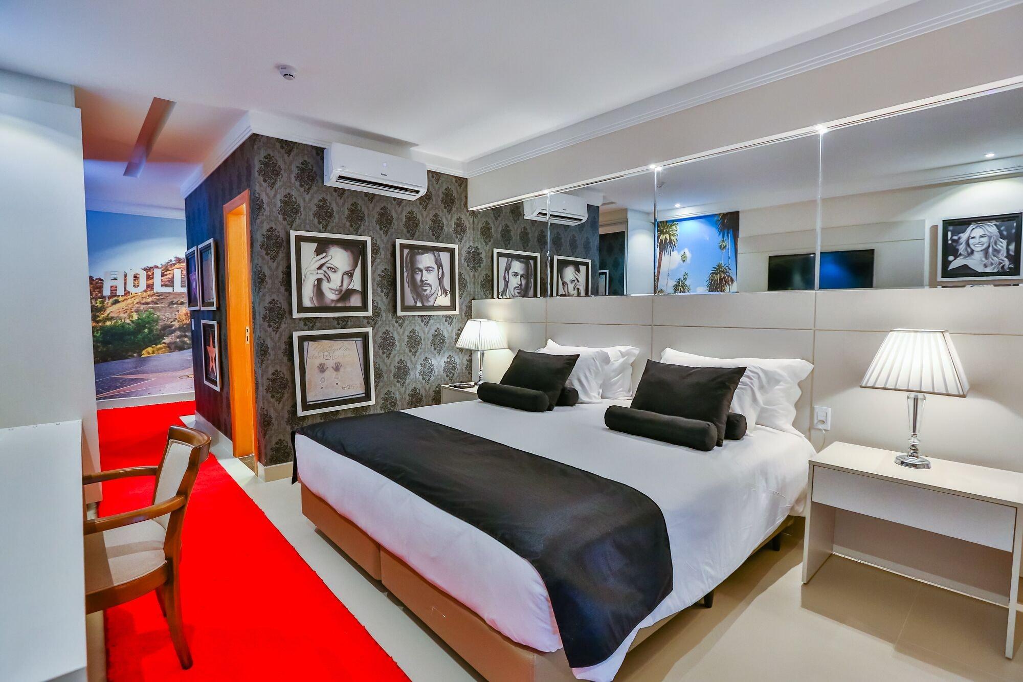Golden Lis Hotel Boutique Гояния Экстерьер фото A room at the hotel